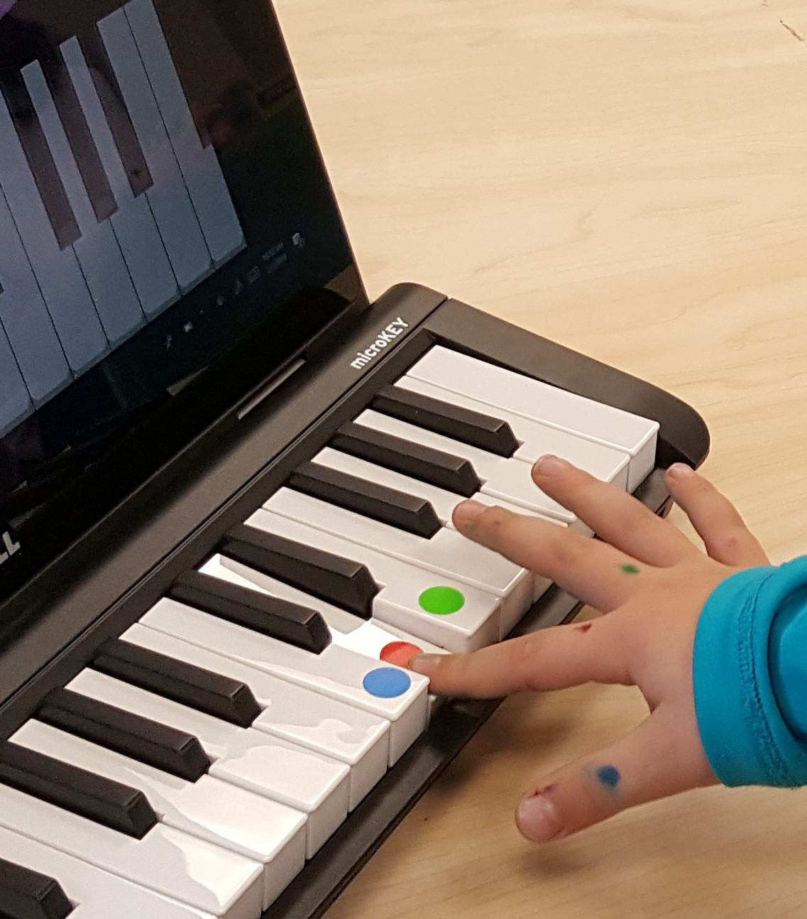 piano fingers toy